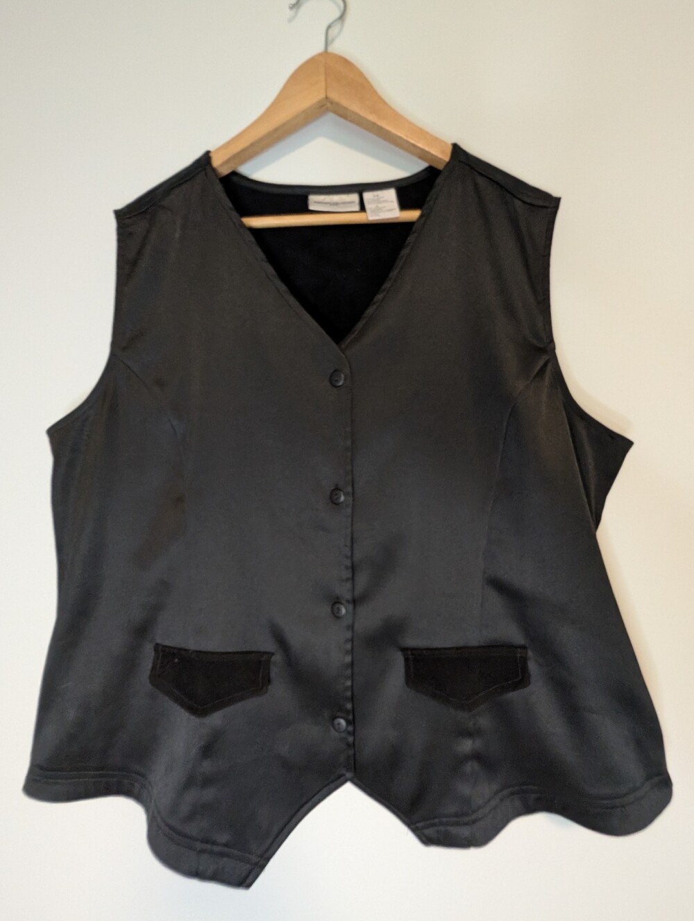 XXL - Full Coverage Black Sleeveless Button Front Top